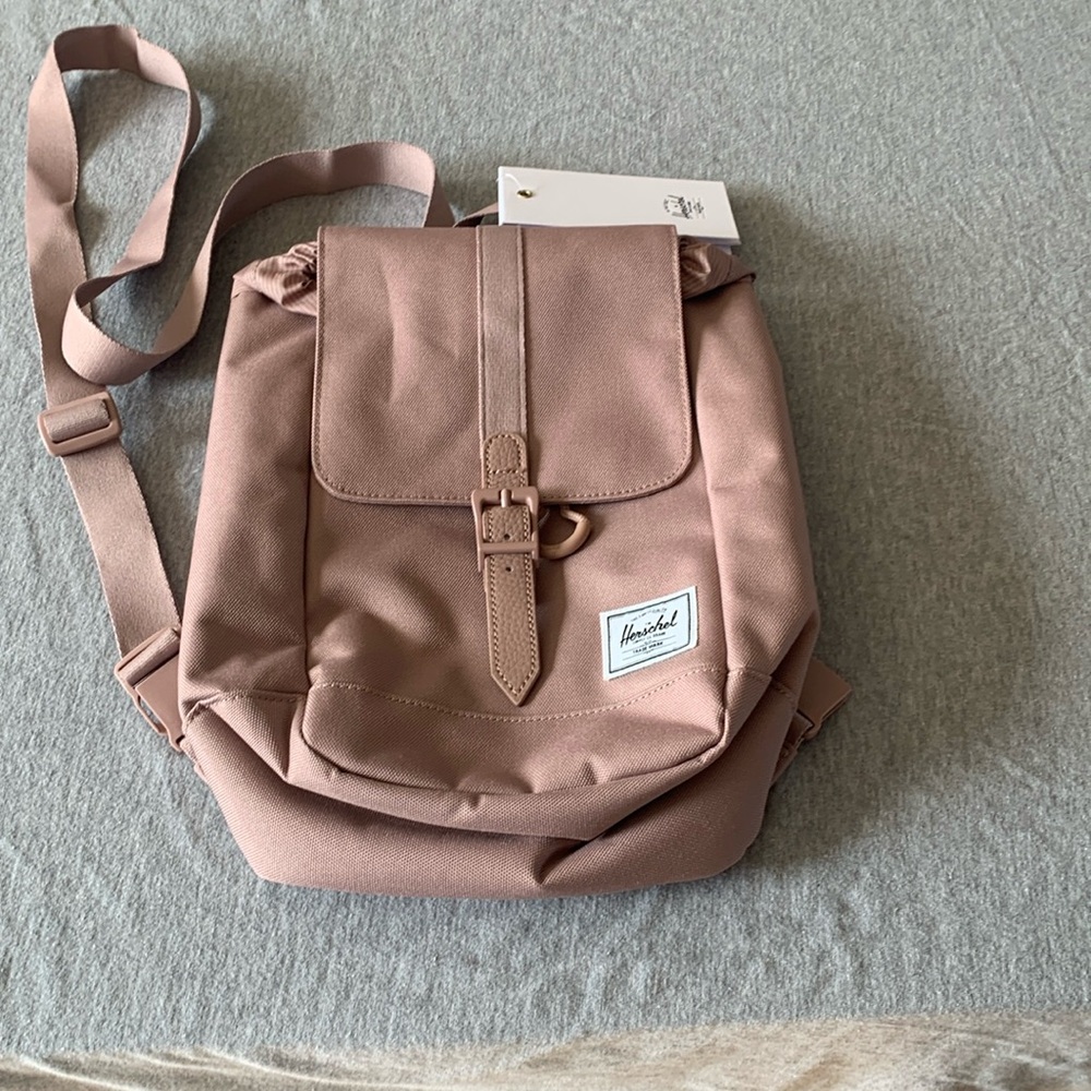 NWT Herschel Supply Company Heritage shoulder bag
In ash rose.